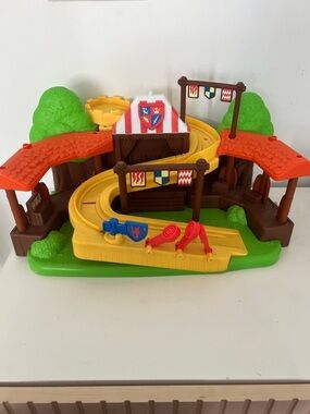 Fisher-Price Mike the Knight Klip Klop Arena
